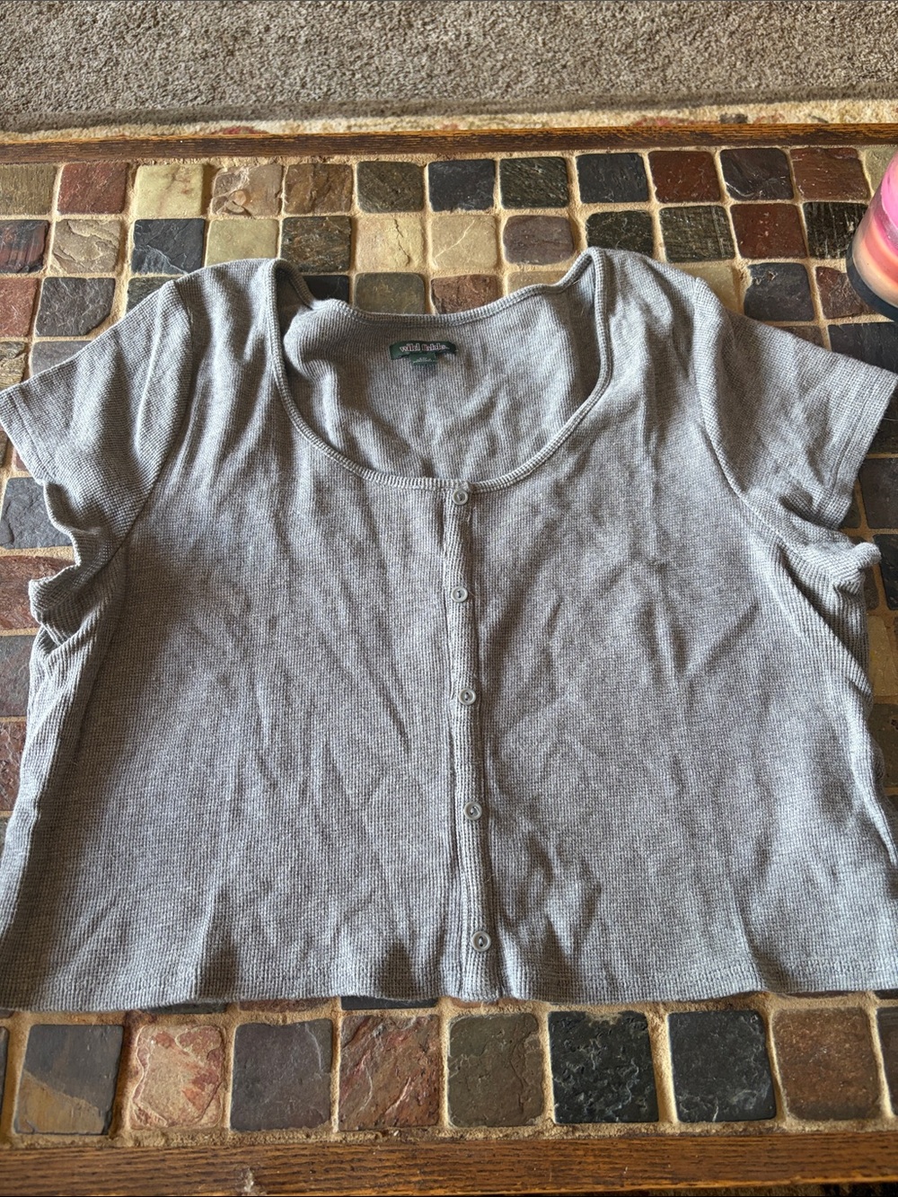 wild fable Gray Short-Sleeve Scoop Neck Button-Front Top